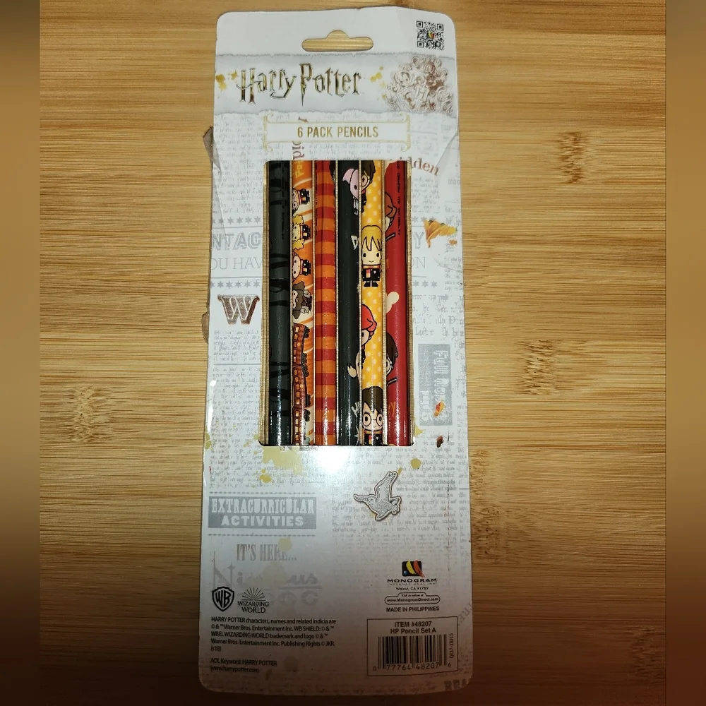 Warner Bros. Harry Potter Pencils - Orange, Black, Red